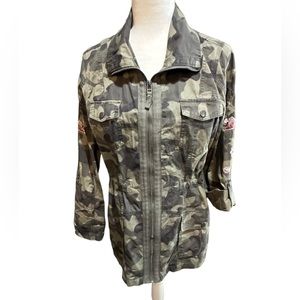 Jade & Ivory Camo lightweight jacket sleeves are embroidered with flowers medium